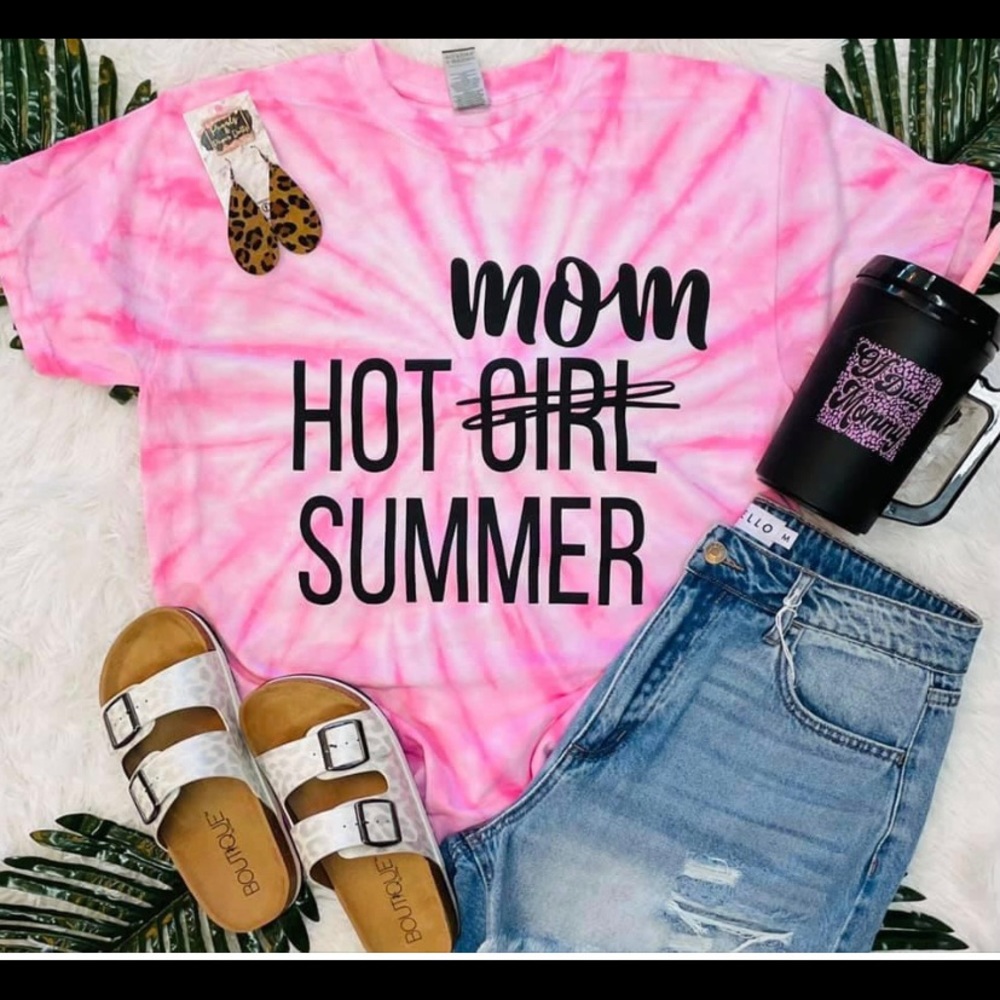 Hot mom summer tee